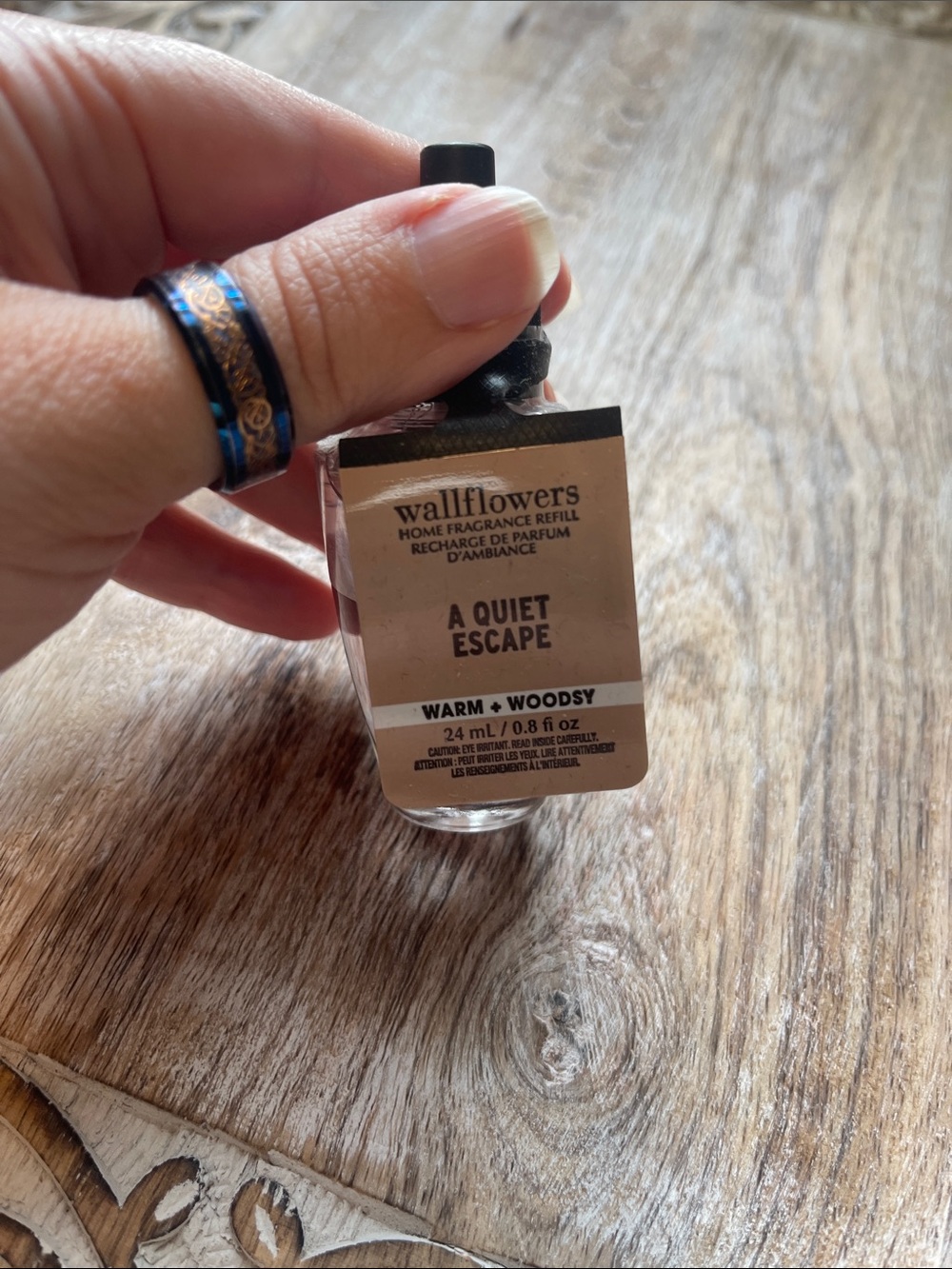 Bath & Body Works Wallflowers Refill A Quiet Escape - Beige & Black
